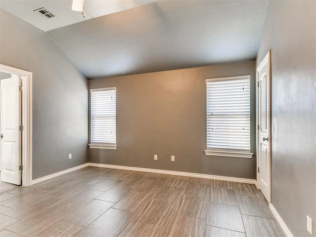 Photo 18 — 712 S Patterson Drive, Moore, OK 73160