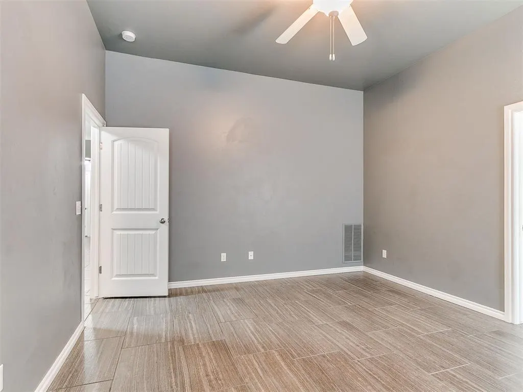 Photo 19 — 712 S Patterson Drive, Moore, OK 73160