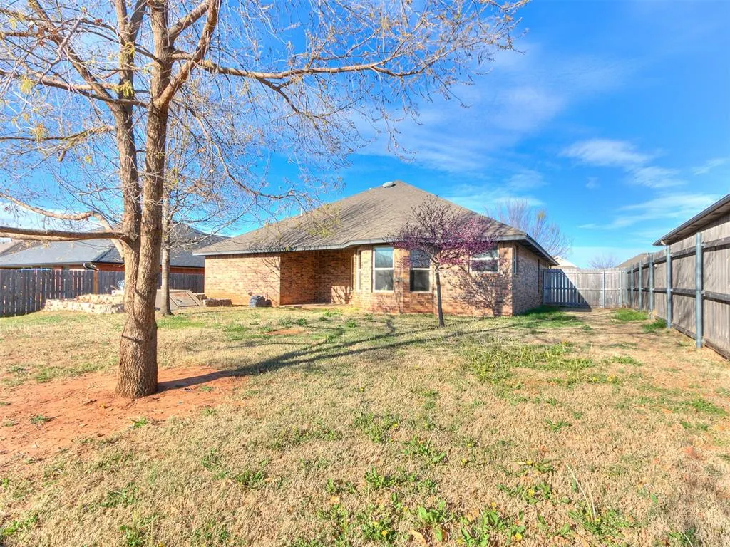 Photo 32 — 712 S Patterson Drive, Moore, OK 73160