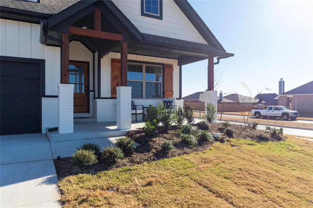 Photo 3 — 3232 Poppey Lane, Edmond, OK 73012