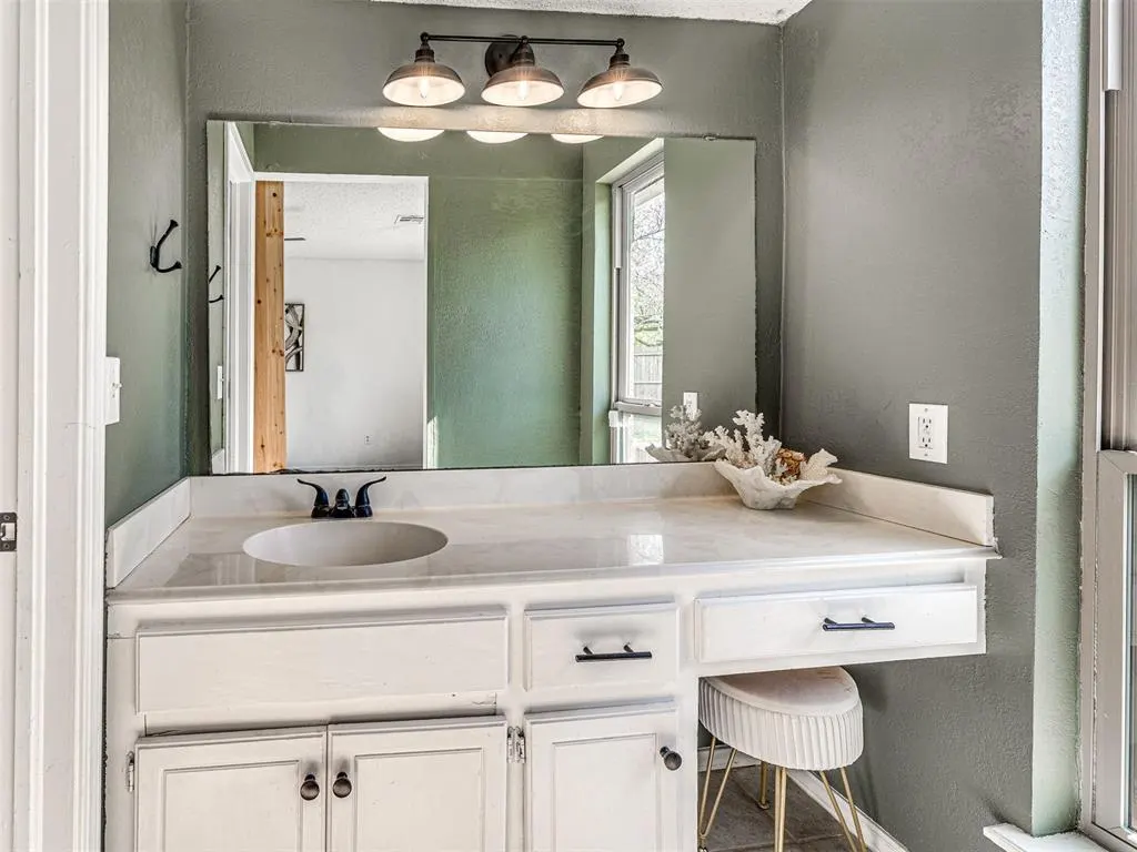 Photo 5 — 1416 Huntington Drive, Edmond, OK 73012