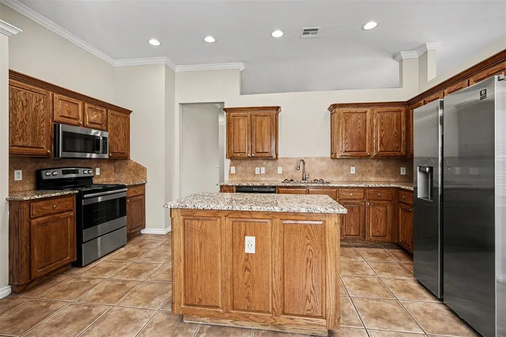 Photo 10 — 2912 Danielle Terrace, Moore, OK 73160