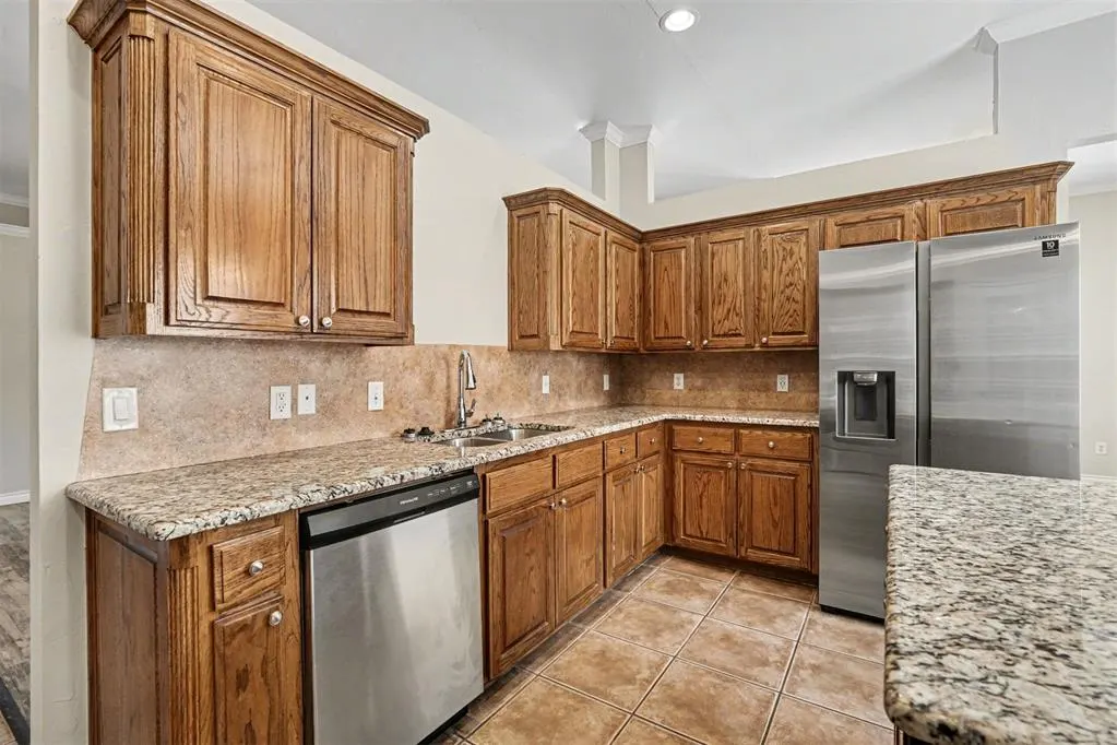 Photo 11 — 2912 Danielle Terrace, Moore, OK 73160