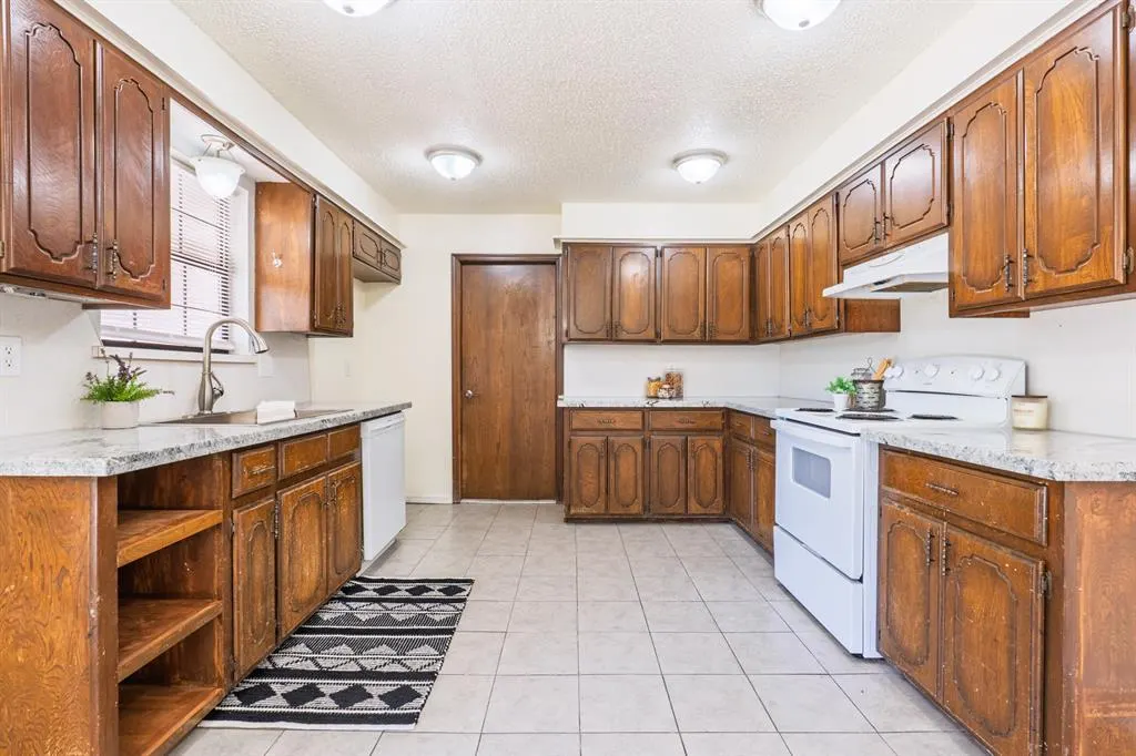 Photo 3 — 39408 Hazel Dell Road, Shawnee, OK 74804