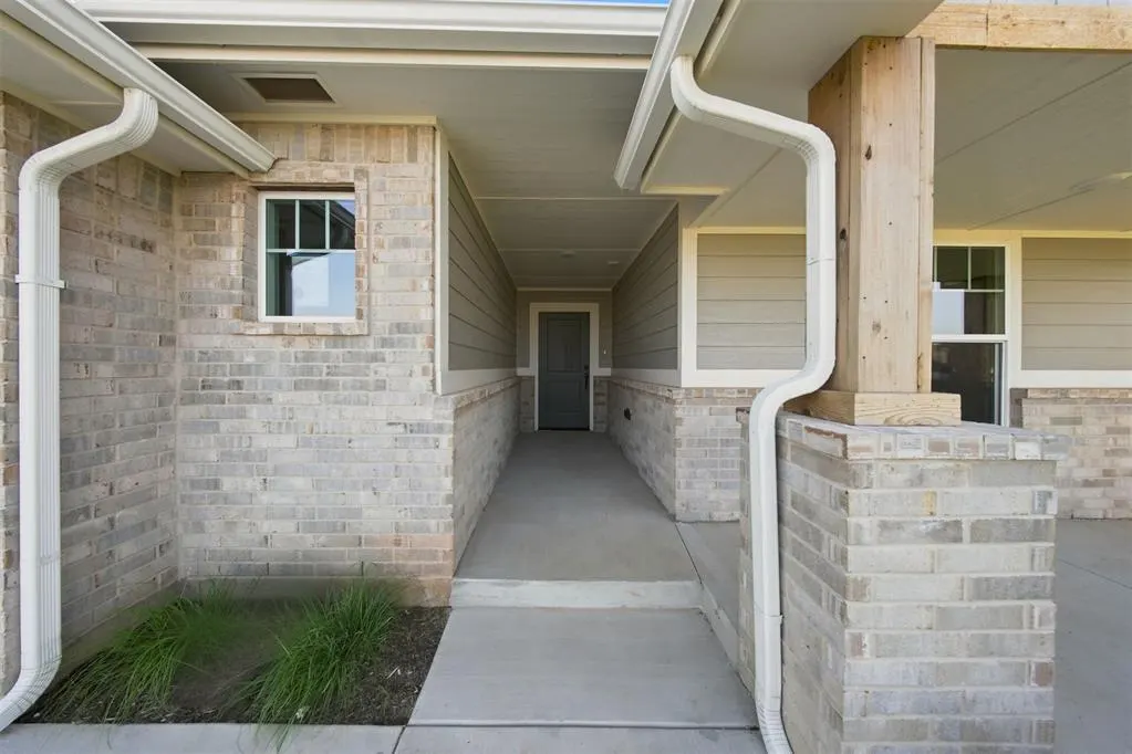 Photo 3 — 831 Virginia Avenue, Newcastle, OK 73065
