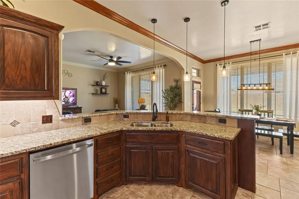 Photo 12 — 2101 Stratta Drive, Weatherford, OK 73096