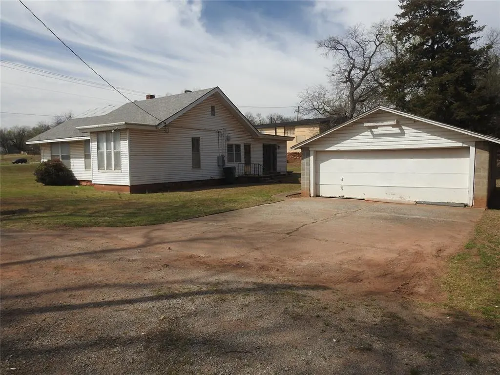 Photo 3 — 1428 N Bryant Avenue, Oklahoma City, OK 73117