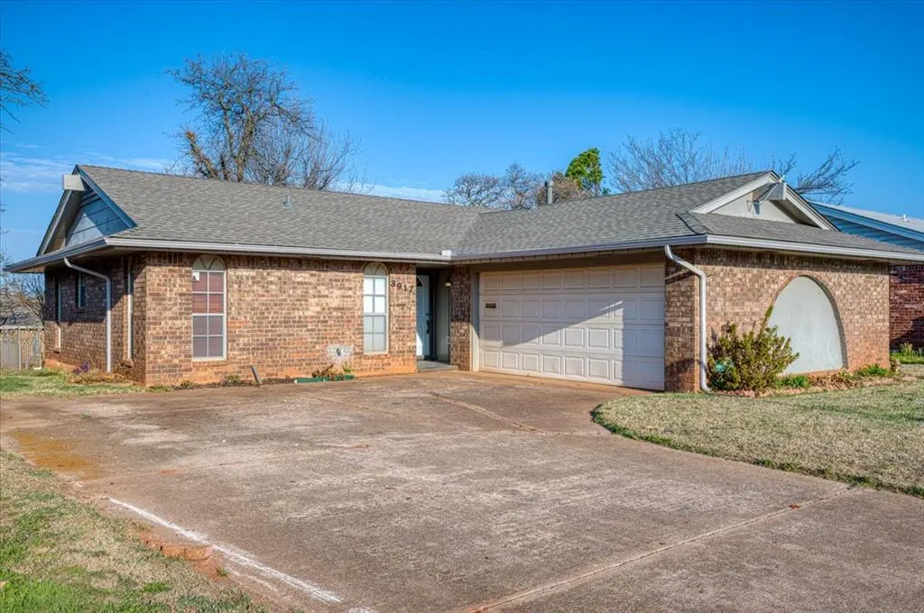 Front exterior — 3917 Clendon Way, Del City, OK 73115