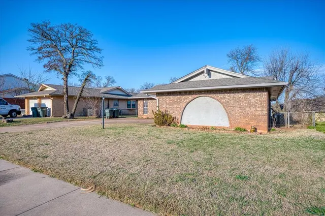 Photo 3 — 3917 Clendon Way, Del City, OK 73115