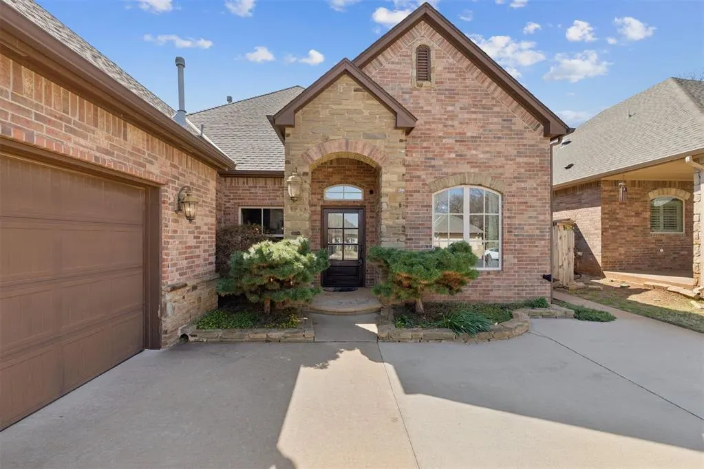 Photo 2 — 5612 NW 125th Court, Oklahoma City, OK 73142