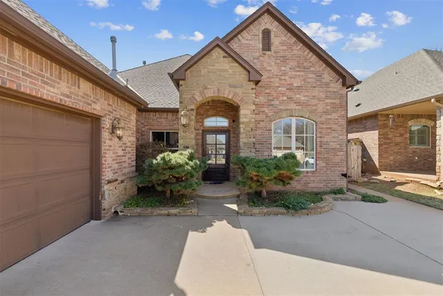 Photo 2 — 5612 NW 125th Court, Oklahoma City, OK 73142