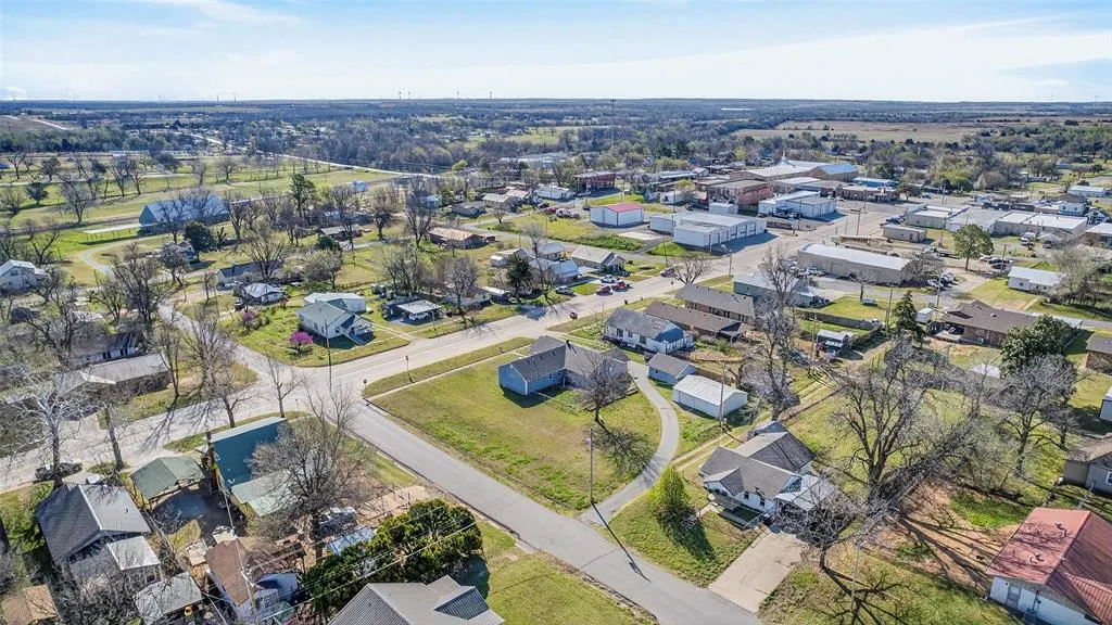 Photo 9 — 209 N Rush Avenue, Rush Springs, OK 73082