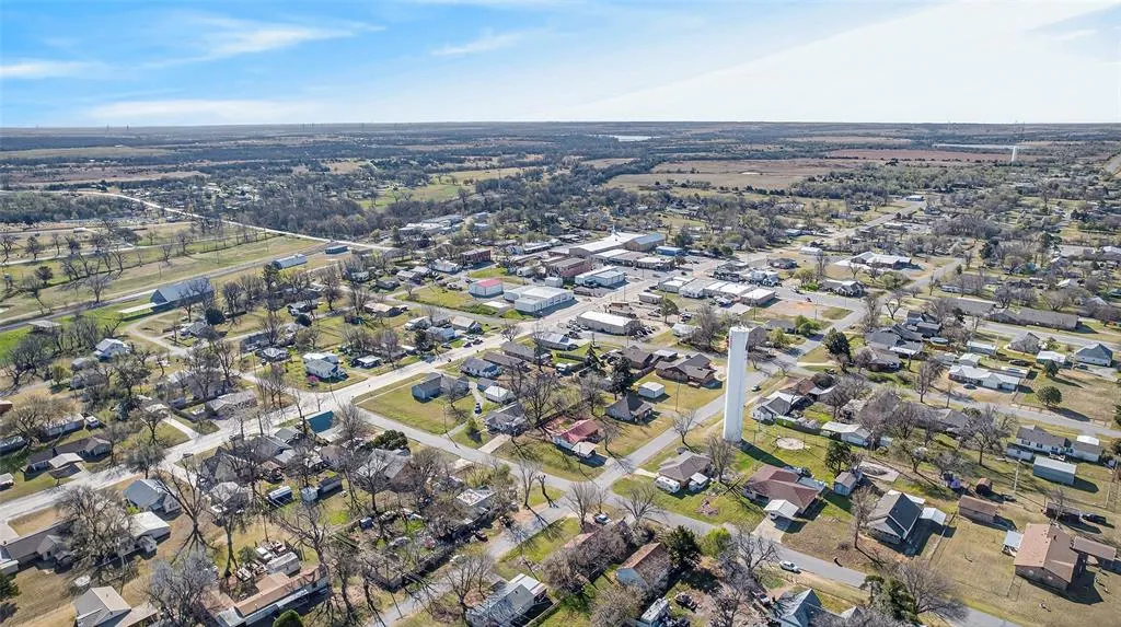 Photo 43 — 209 N Rush Avenue, Rush Springs, OK 73082