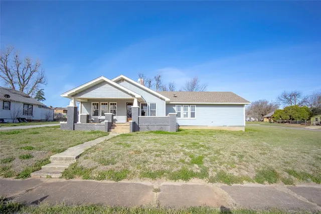 Front exterior — 209 N Rush Avenue, Rush Springs, OK 73082