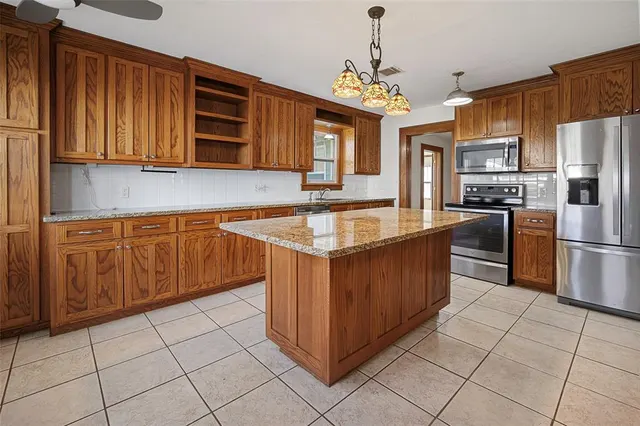 Photo 6 — 209 N Rush Avenue, Rush Springs, OK 73082
