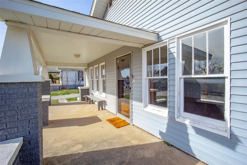 Photo 11 — 209 N Rush Avenue, Rush Springs, OK 73082