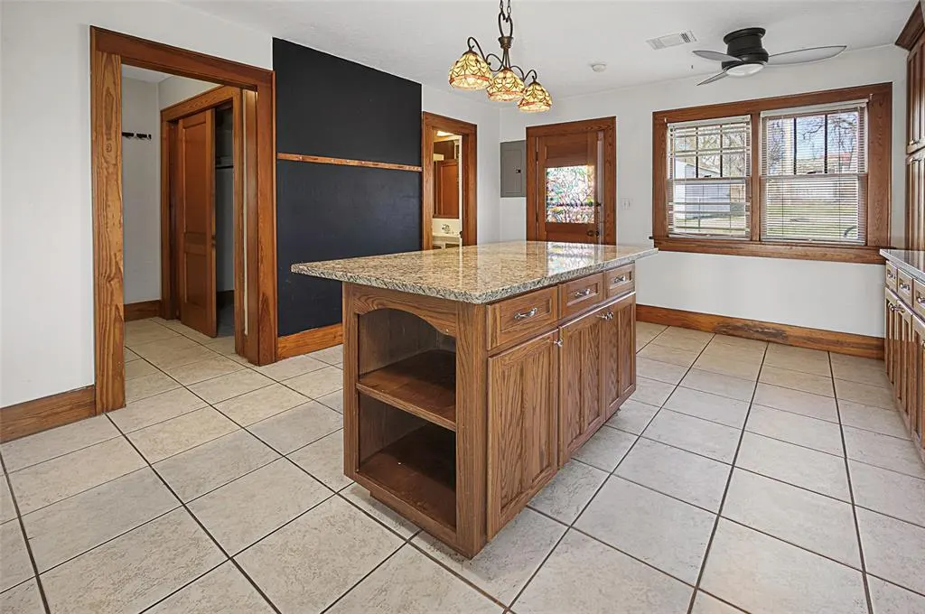 Photo 17 — 209 N Rush Avenue, Rush Springs, OK 73082
