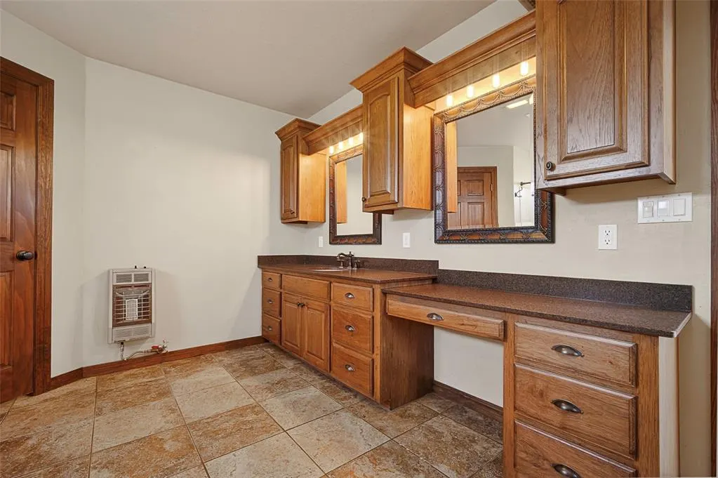 Photo 22 — 209 N Rush Avenue, Rush Springs, OK 73082