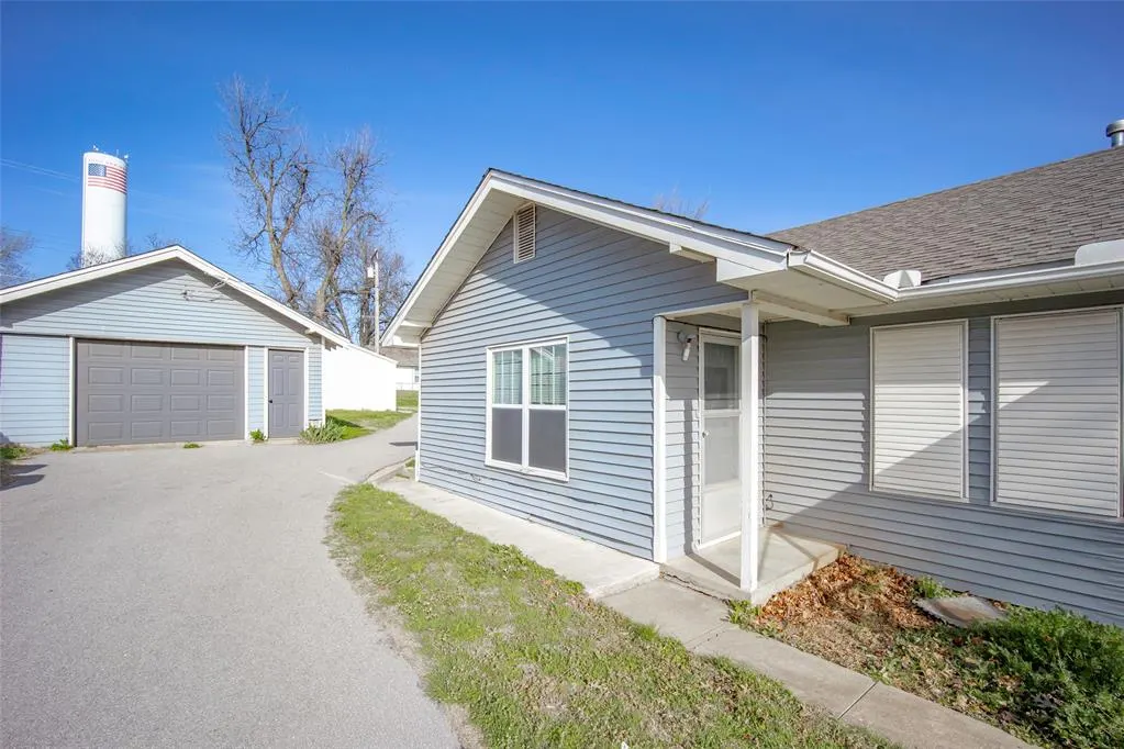 Photo 41 — 209 N Rush Avenue, Rush Springs, OK 73082