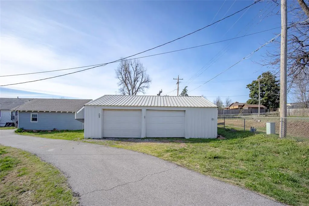 Photo 47 — 209 N Rush Avenue, Rush Springs, OK 73082