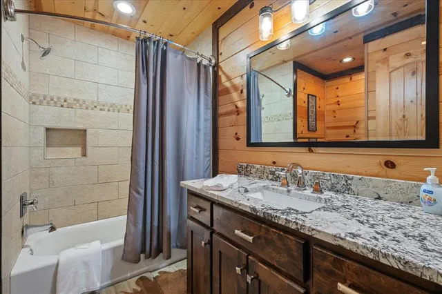 Photo 5 — 440 N Lukfata Trail, Broken Bow, OK 74728