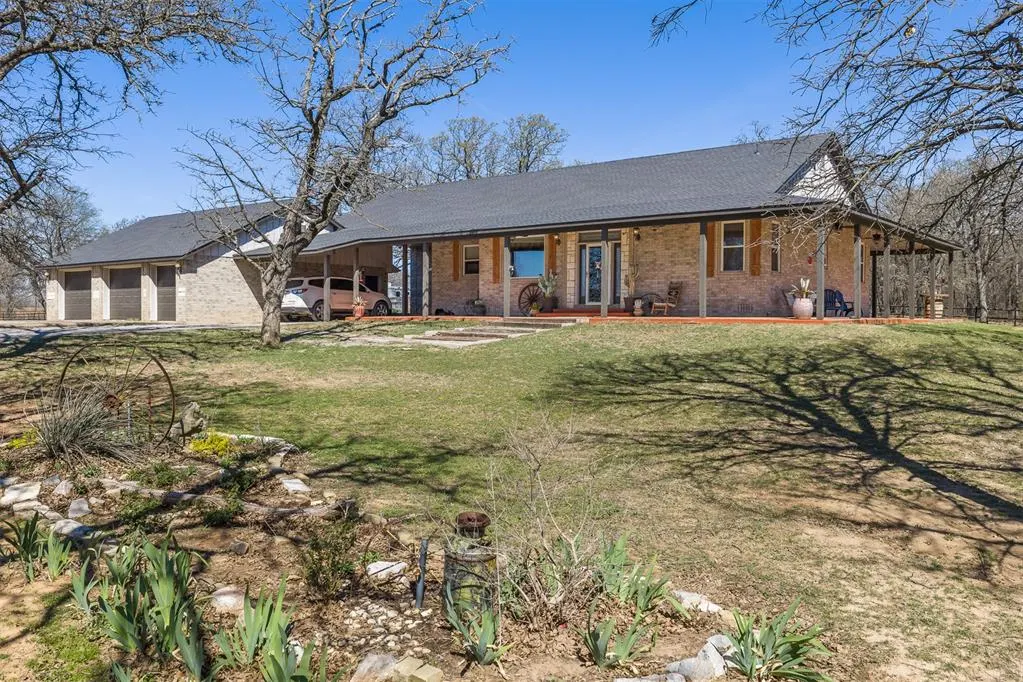 Photo 2 — 29705 S County Road 1650 Road, Elmore City, OK 73433