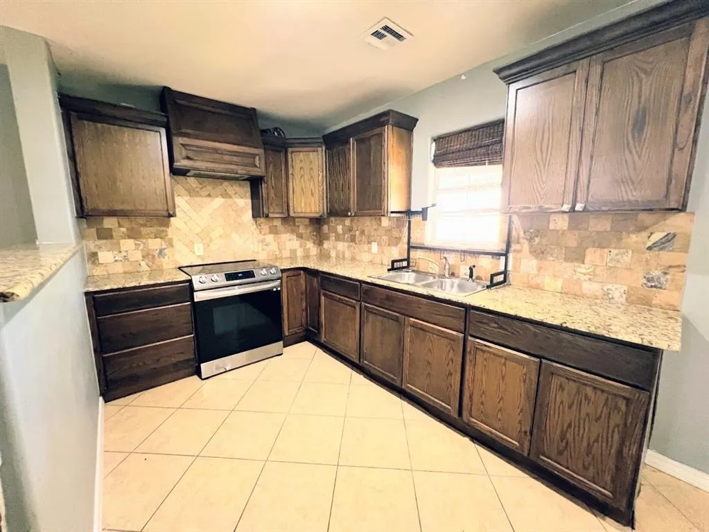 Photo 10 — 5808 Empire Boulevard, Oklahoma City, OK 73129