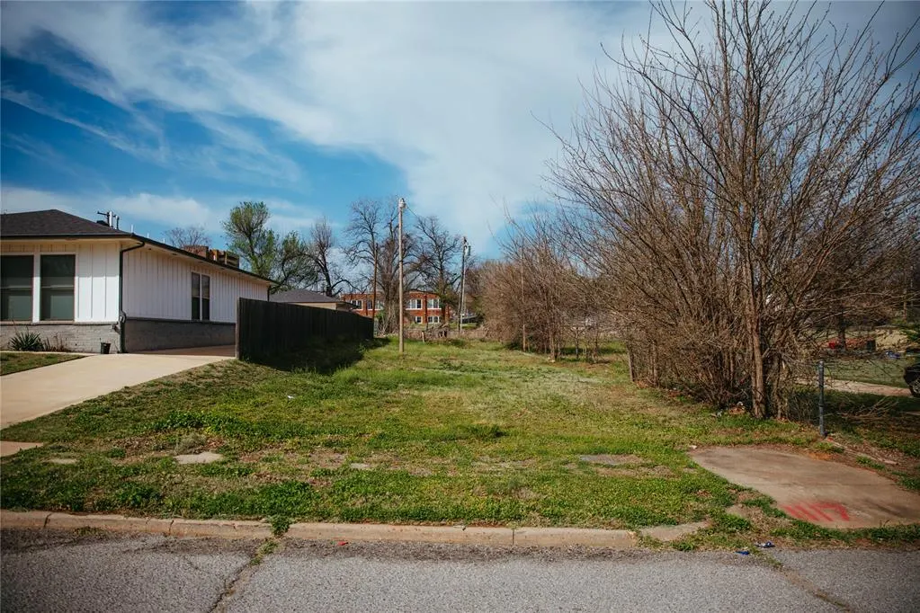 Front exterior — 1117 NE 6th Street, Oklahoma City, OK 73117