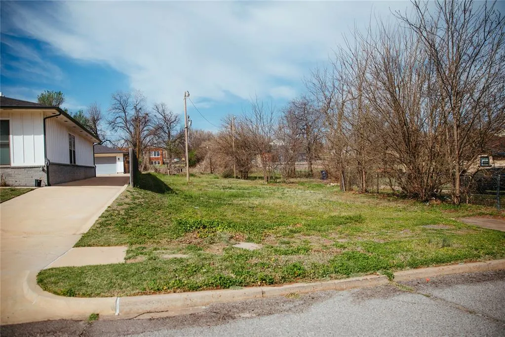 Photo 3 — 1117 NE 6th Street, Oklahoma City, OK 73117
