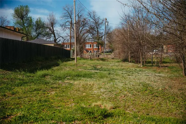 Photo 5 — 1117 NE 6th Street, Oklahoma City, OK 73117