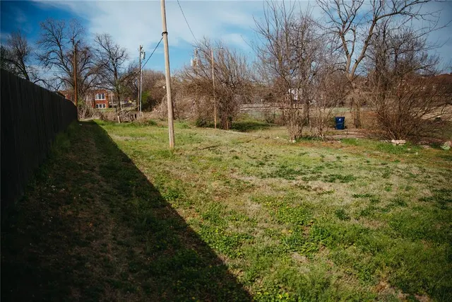 Photo 7 — 1117 NE 6th Street, Oklahoma City, OK 73117