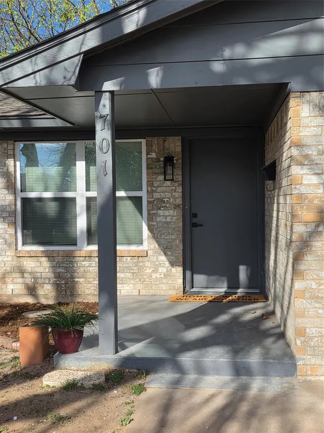 Photo 2 — 701 Royal Avenue, Oklahoma City, OK 73130