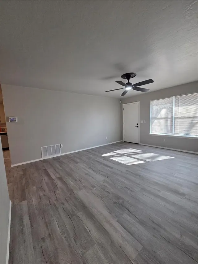 Photo 4 — 701 Royal Avenue, Oklahoma City, OK 73130