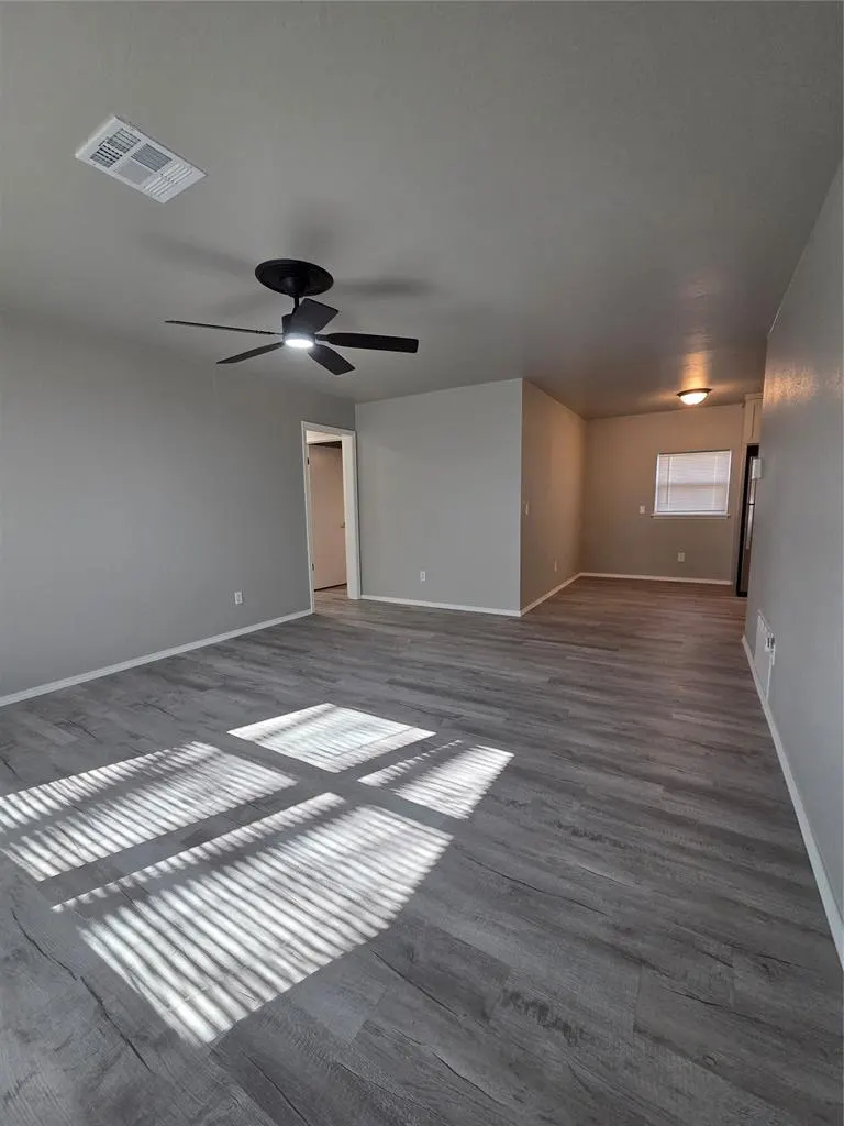 Photo 5 — 701 Royal Avenue, Oklahoma City, OK 73130
