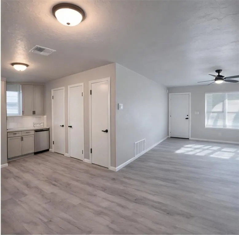 Photo 6 — 701 Royal Avenue, Oklahoma City, OK 73130