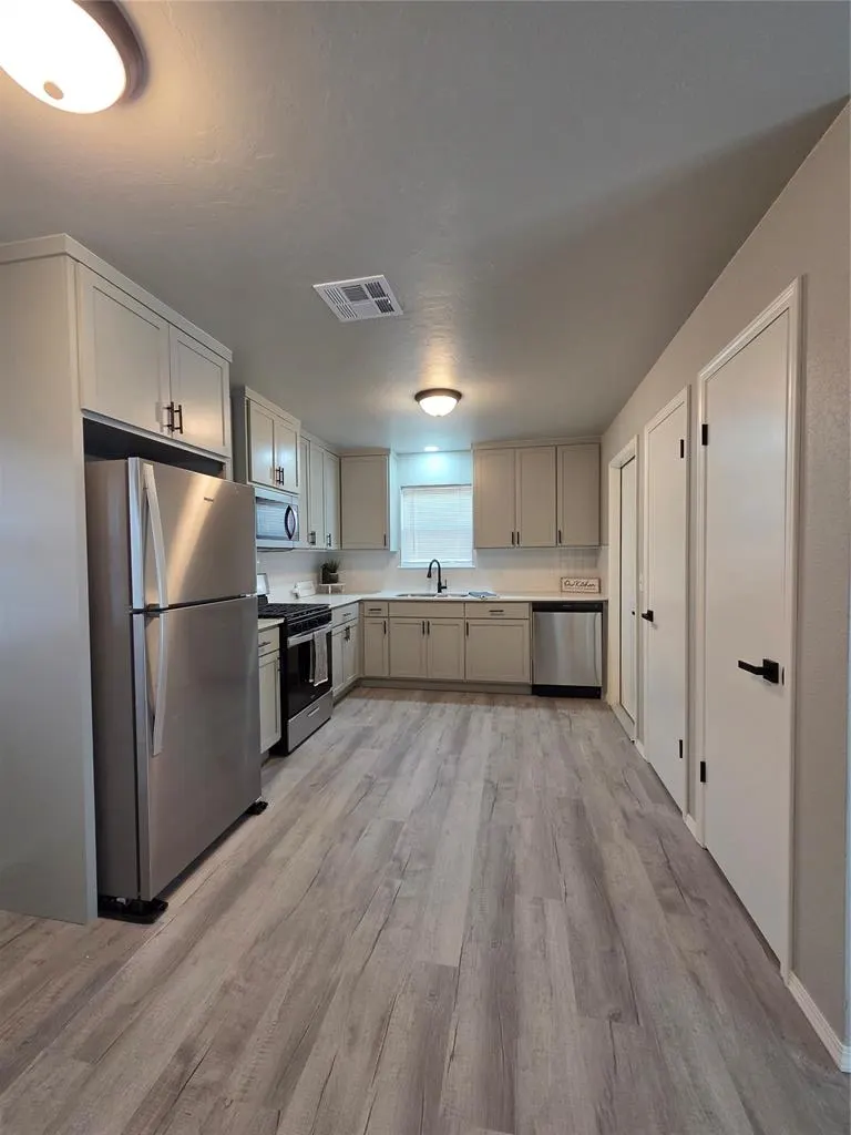 Photo 8 — 701 Royal Avenue, Oklahoma City, OK 73130