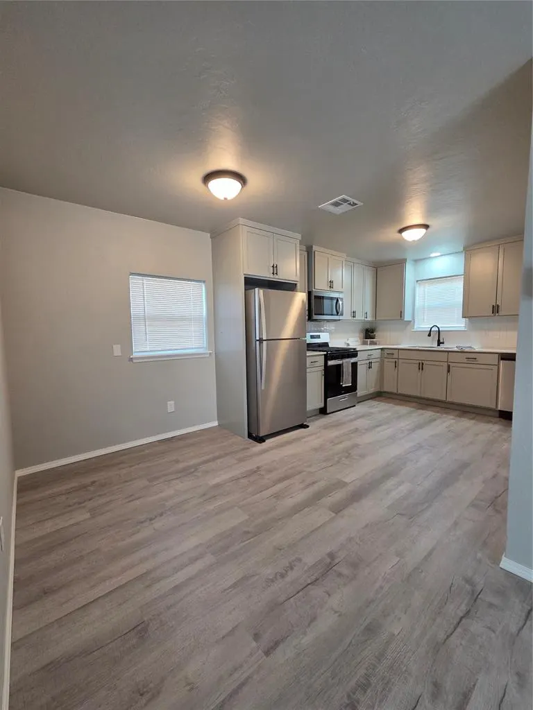 Photo 9 — 701 Royal Avenue, Oklahoma City, OK 73130