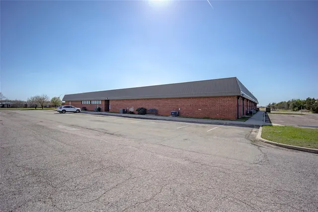 Photo 3 — 1400 N Kennedy Avenue, Shawnee, OK 74801
