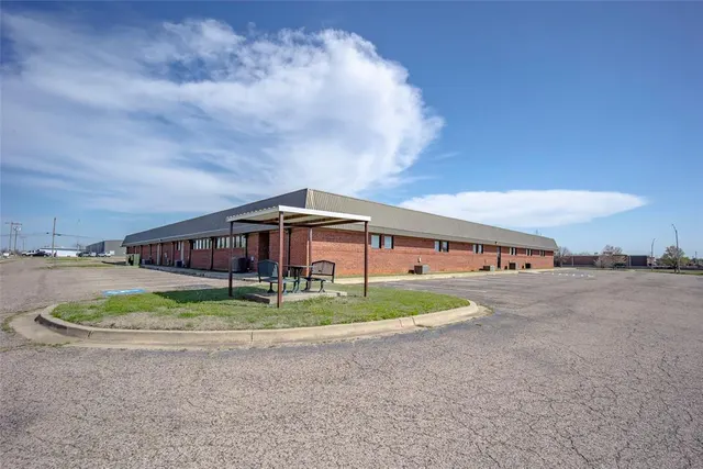 Photo 4 — 1400 N Kennedy Avenue, Shawnee, OK 74801