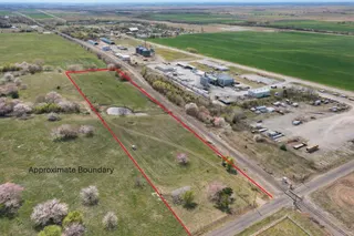 Sold home at 305 E Dutton Road