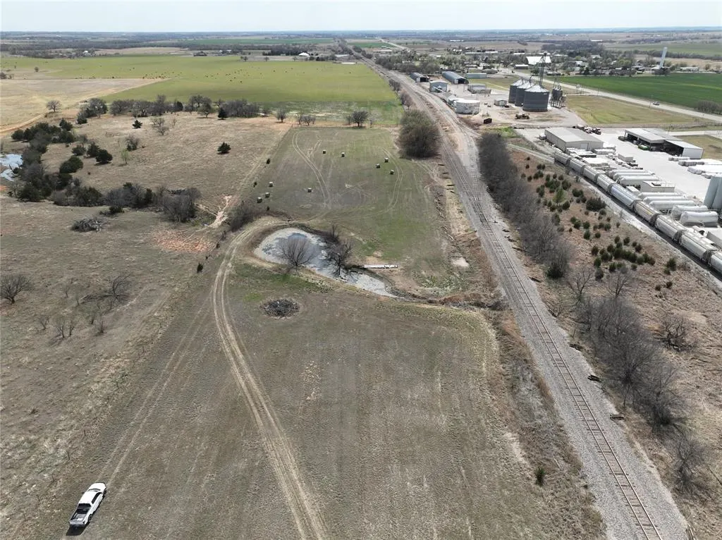 Photo 13 — 305 E Dutton Road, Pocasset, OK 73079