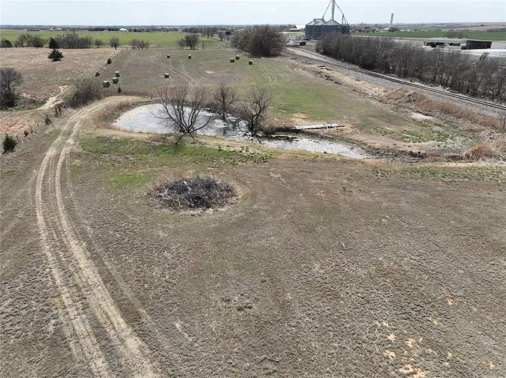 Photo 15 — 305 E Dutton Road, Pocasset, OK 73079