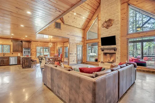 Photo 6 — 658 Sugar Pine Loop, Broken Bow, OK 74728