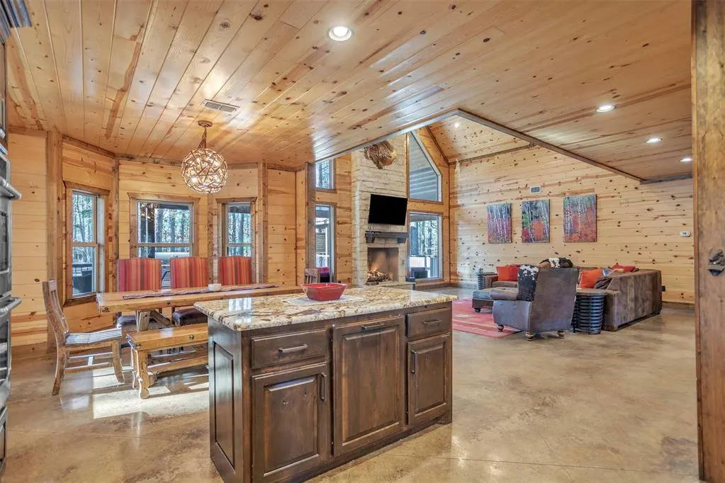 Photo 9 — 658 Sugar Pine Loop, Broken Bow, OK 74728
