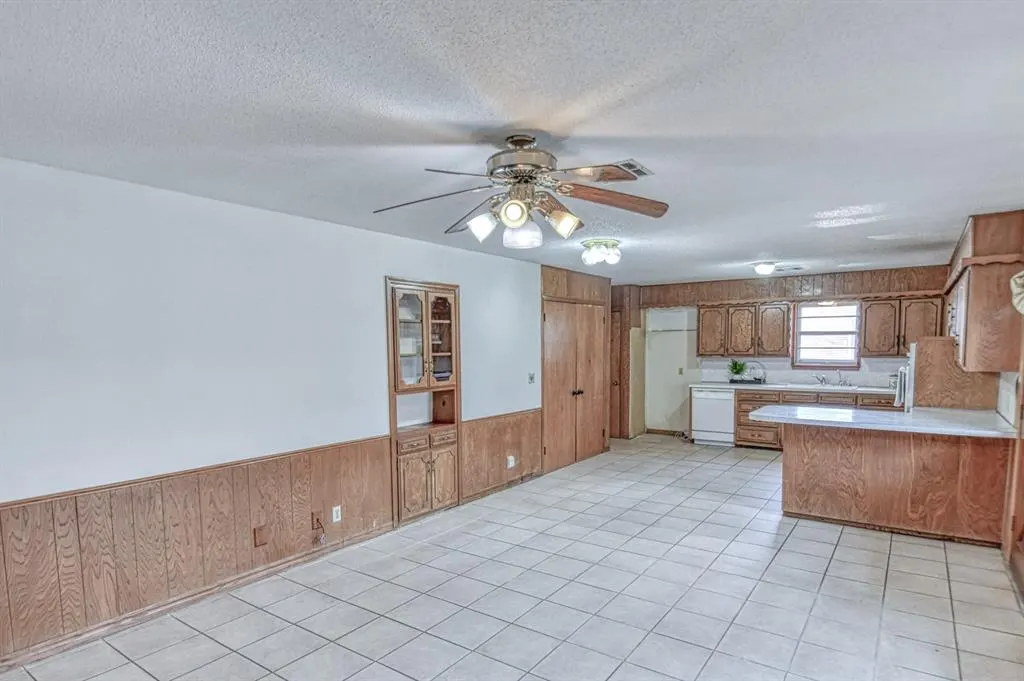 Photo 13 — 216 Brent Street, Meeker, OK 74855