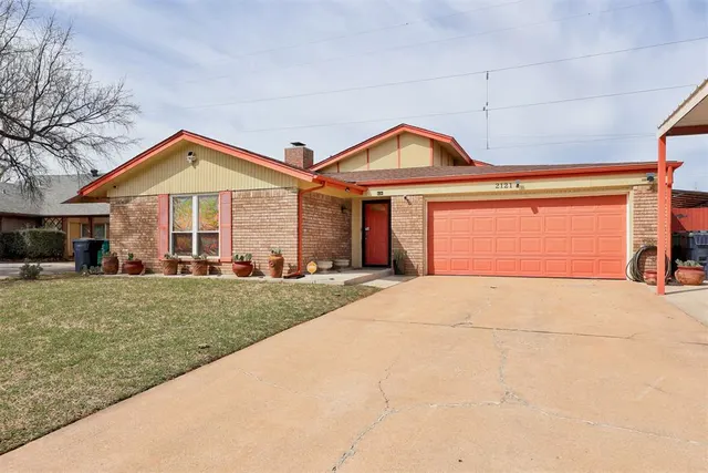 Photo 3 — 2121 NW 115th Terrace, Oklahoma City, OK 73120