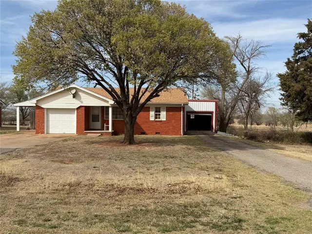Photo 2 — 709 E N Boundary Highway, Sentinel, OK 73664
