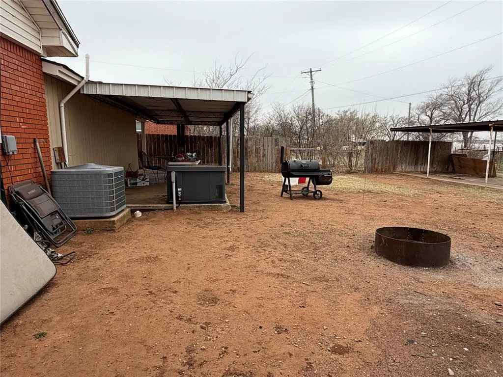 Photo 8 — 709 E N Boundary Highway, Sentinel, OK 73664