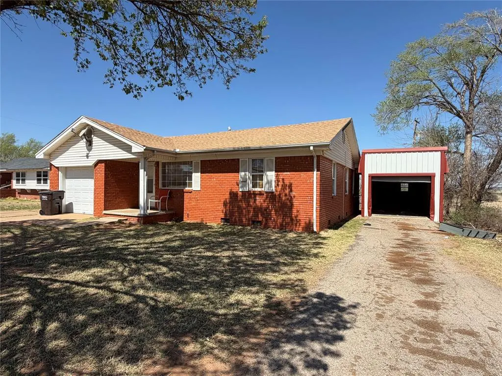 Photo 3 — 709 E N Boundary Highway, Sentinel, OK 73664