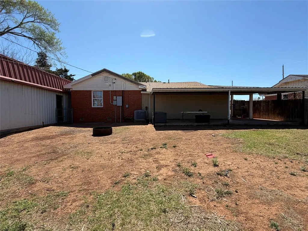 Photo 18 — 709 E N Boundary Highway, Sentinel, OK 73664